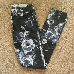 Size 5 Juniors Mossimo Flowery Skinny Jeans